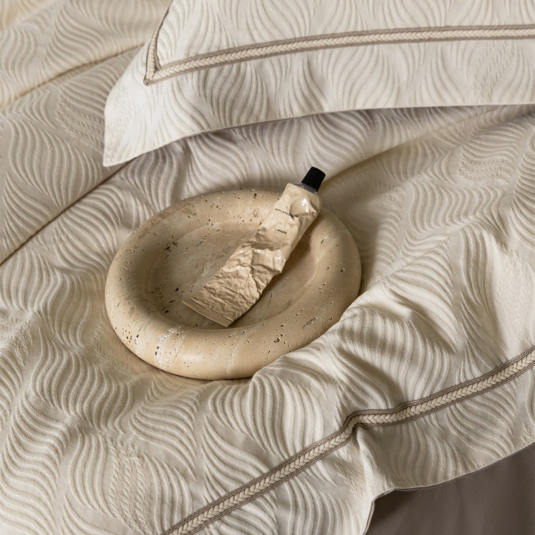 Wellenstrukturierte Jacquard Bettwäsche Set mit Paspelbesatz