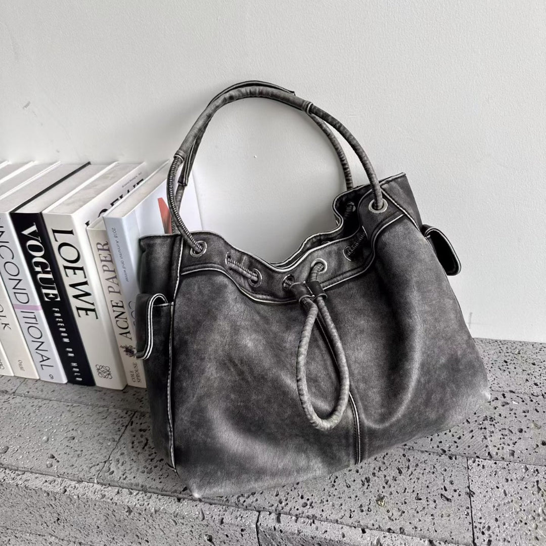Erschöpftes Leder Schlapp-Tote