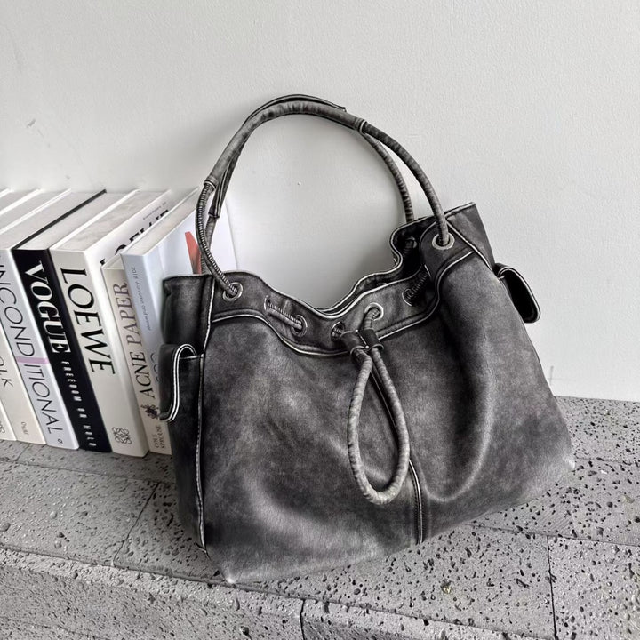 Erschöpftes Leder Schlapp-Tote