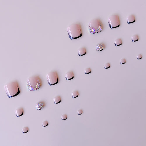 Fußnagelkunstset mit glamourösen 3D-Verzierungen und eleganten Akzenten Karnz
