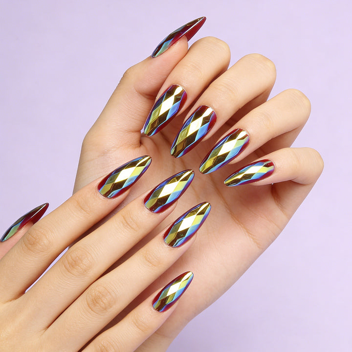 Diamantförmiges Press-On Nagelset Karnz