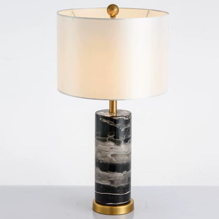 Marmor-Basen-Tischlampe mit elegantem Stoffschirm