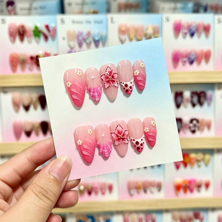 Blumenverzierte Press-On Nagelkunst Set