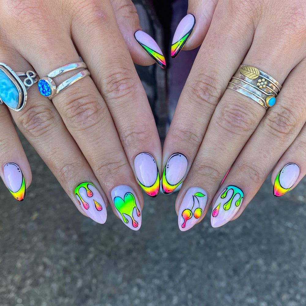 Künstlerische abstrakte Nagelkunst Karnz