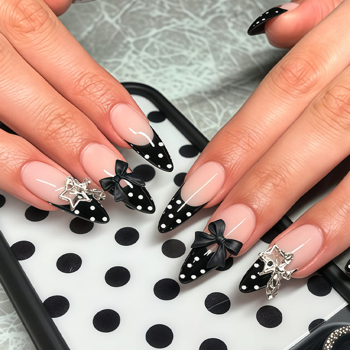 Elegante Stiletto-Nagelkunst-Tipps Karnz