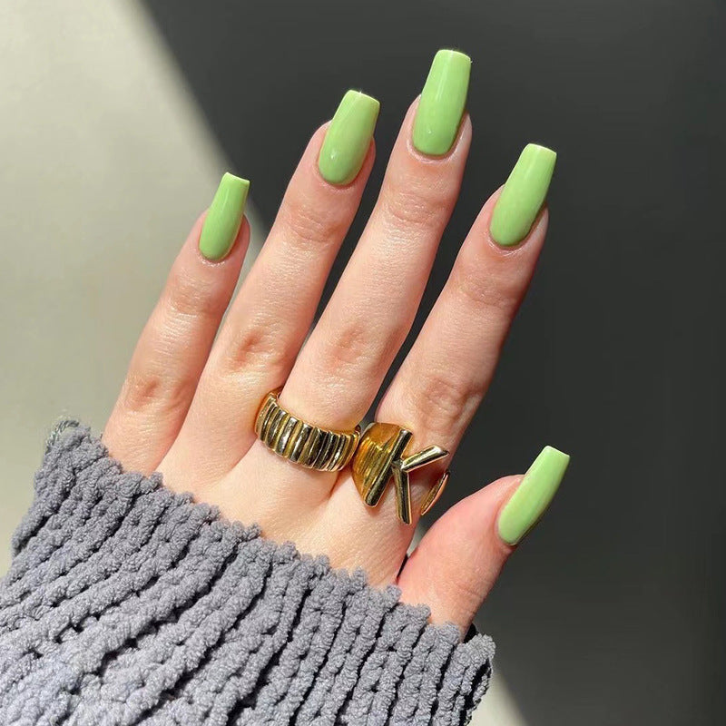 Stylische Kunstnägel im eleganten Gloss-Finish Karnz