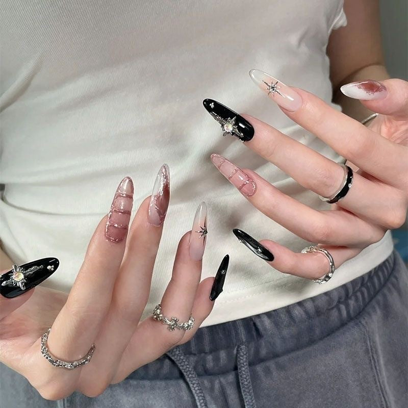 Künstlerische Press-On Nagelkunst Verlängerungen