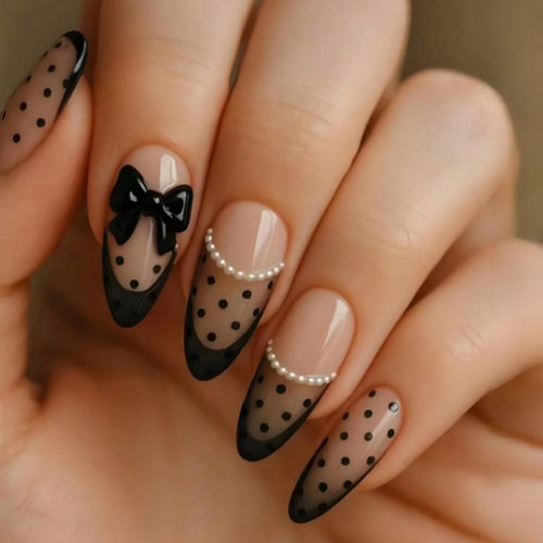 Elegante Polka Dot Drucknägel mit Schleifenakzenten Karnz