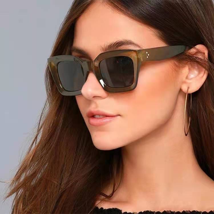 Damen oversized Sonnenbrille mit markantem Design Karnz
