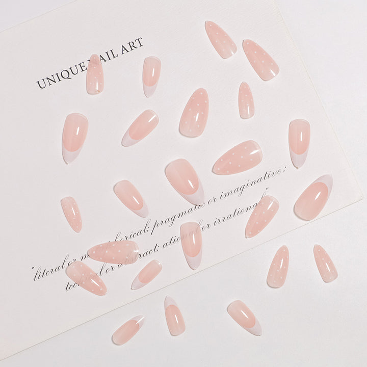 Künstlerisches French Tip Press-On Nagelset Karnz