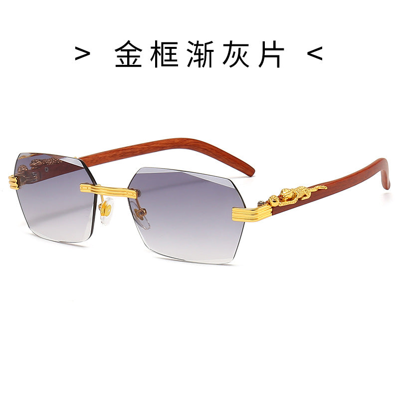 Damen Designer-Sonnenbrille mit kunstvollem Holzrahmen und eleganten Glaselementen Karnz