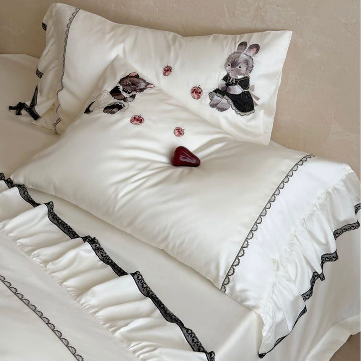 Besticktes Satin-Bettwäscheset mit Volant, Rüschensaum und Tiermotiv