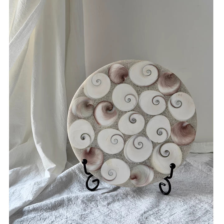 Dekorative Servierplatte mit Muschelthema
