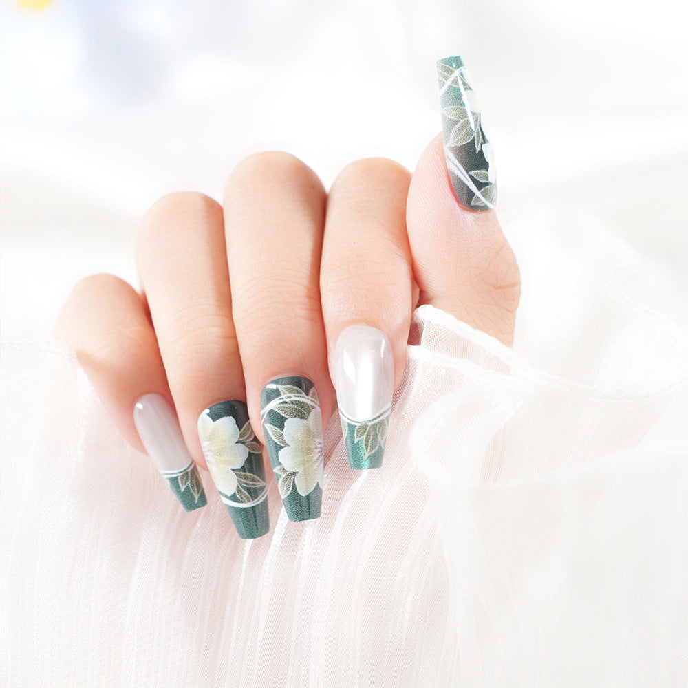 Künstlerisches Floral Press-On Nail Set Karnz