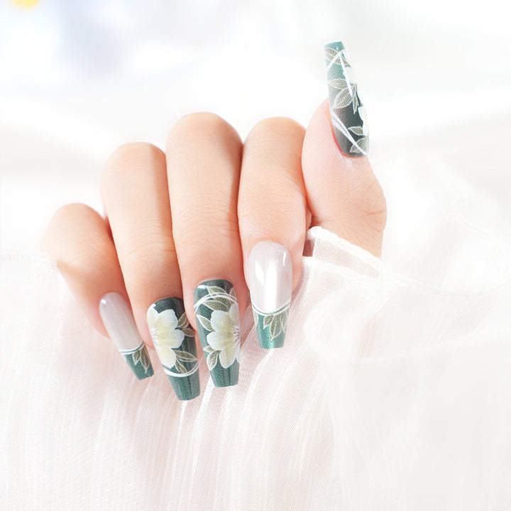 Künstlerisches Floral Press-On Nail Set Karnz