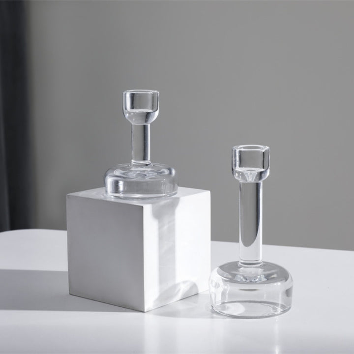 Minimalistische klare Glas-Taper-Kerzenständer-Paar mit gewichtetem Sockel Karnz