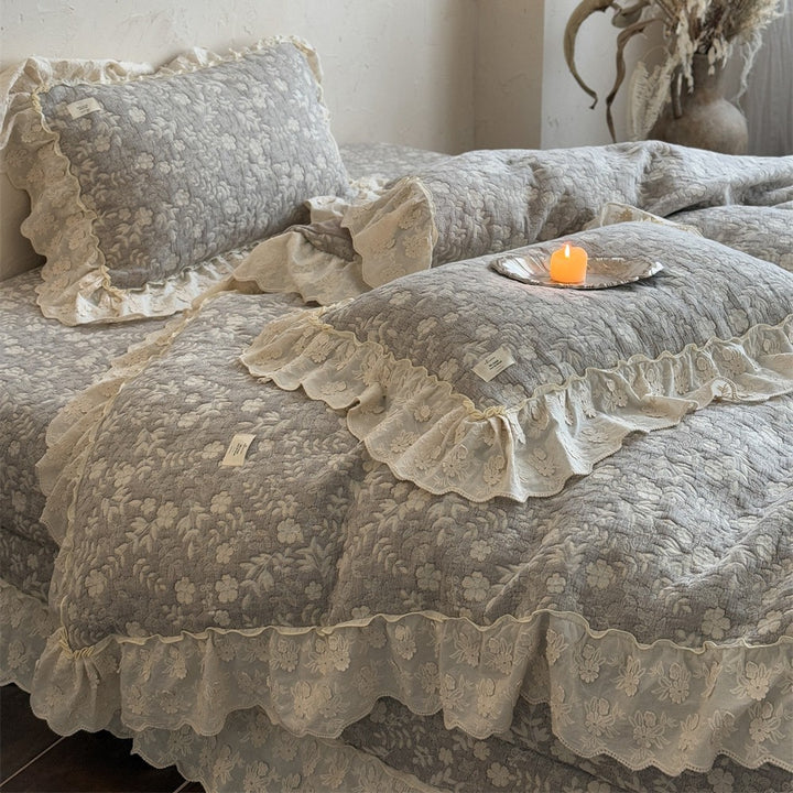 Vintage Floral Ge quiltetes Bettwäscheset mit Spitzenkante