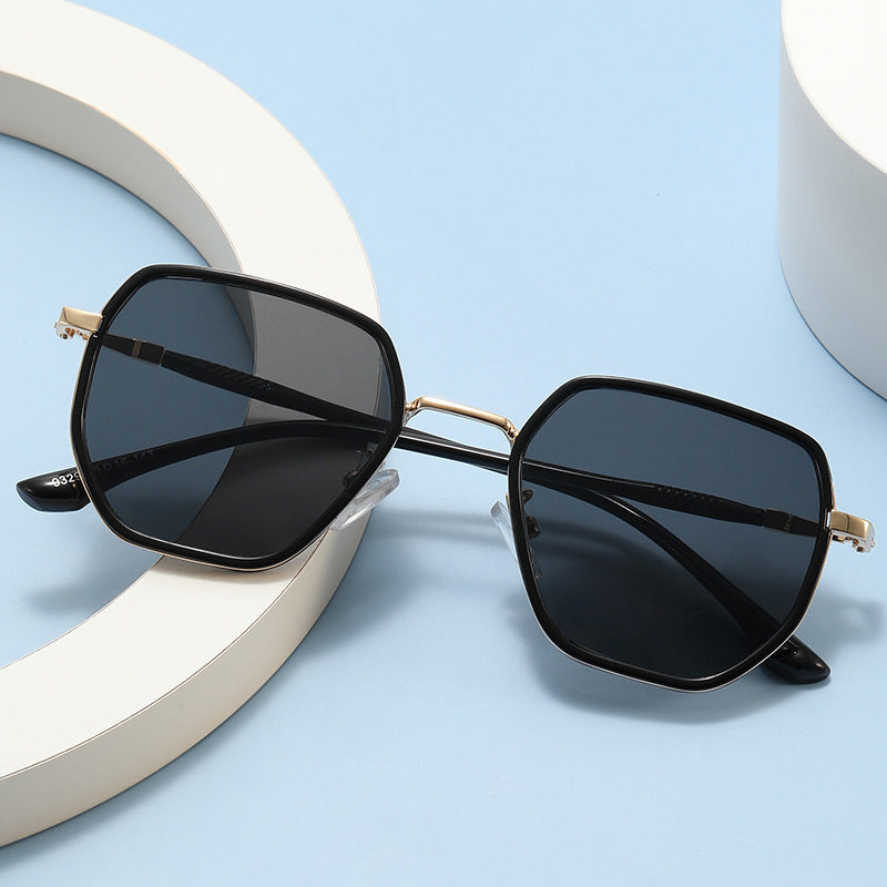 Damen geometrische Sonnenbrille mit elegantem Gläserdesign Karnz