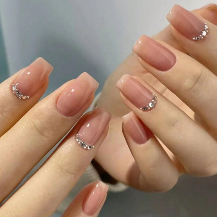 Elegantes Acryl-Nagelkunst-Set mit Strass-Akzenten