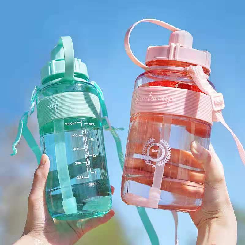 Unisex Hochvolumige Sport-Trinkflasche mit praktischer Deckelöffnung Karnz