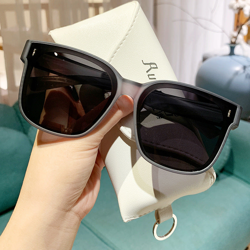 Damen Modische Sonnenbrille im trendigen quadratischen Design Karnz