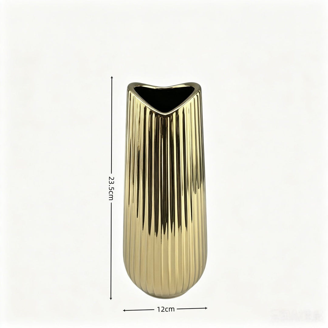 Moderne gerippte keramische Vase