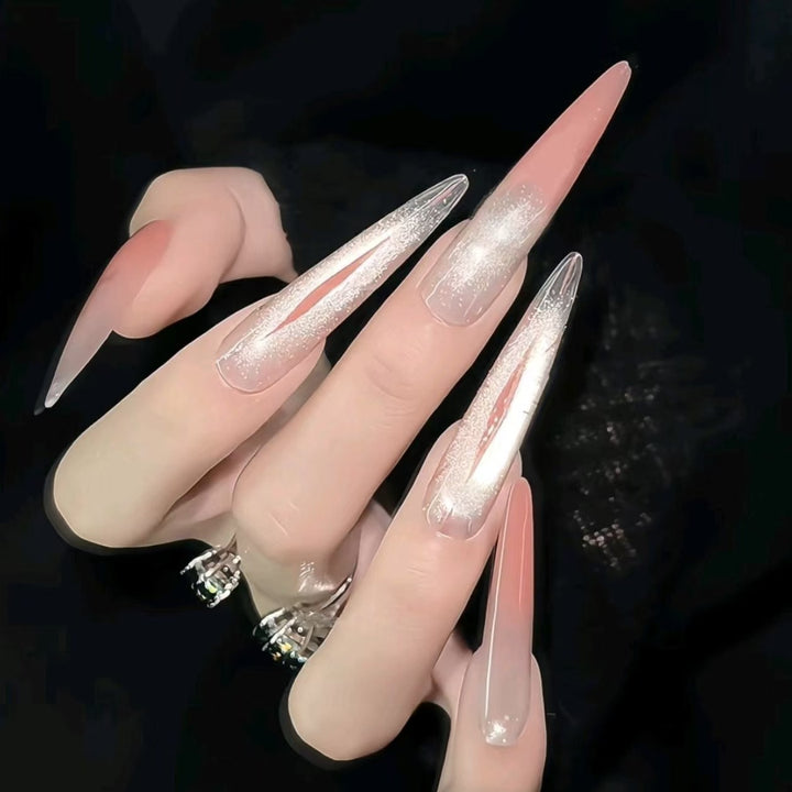 Glänzende Acryl-Nagelverlängerungen Karnz