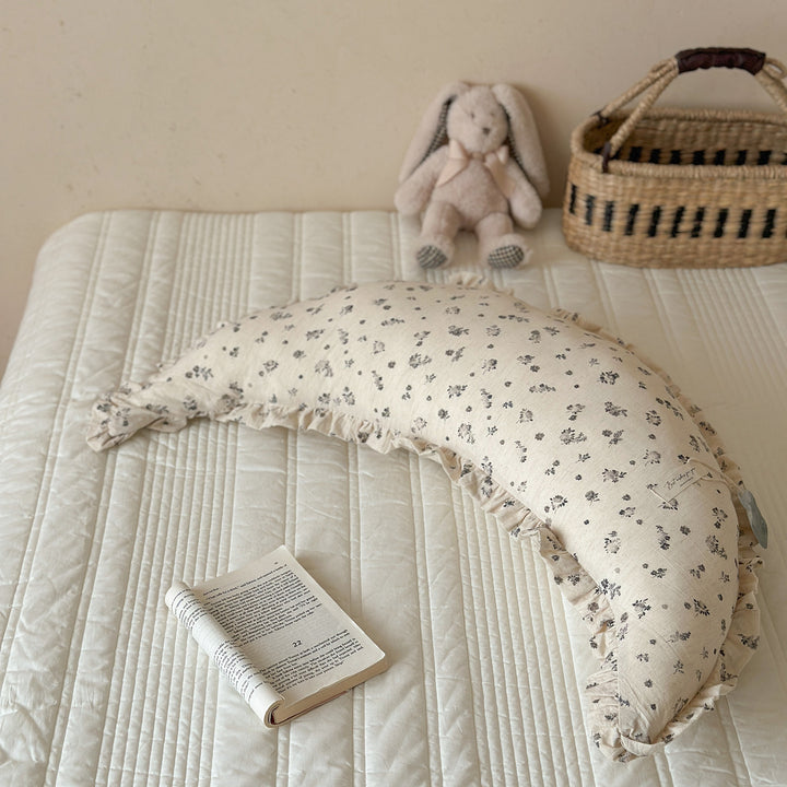 Ergonomisches Baumwoll-Mutterstillkissen mit Rüschendeck und Hasenmotiv
