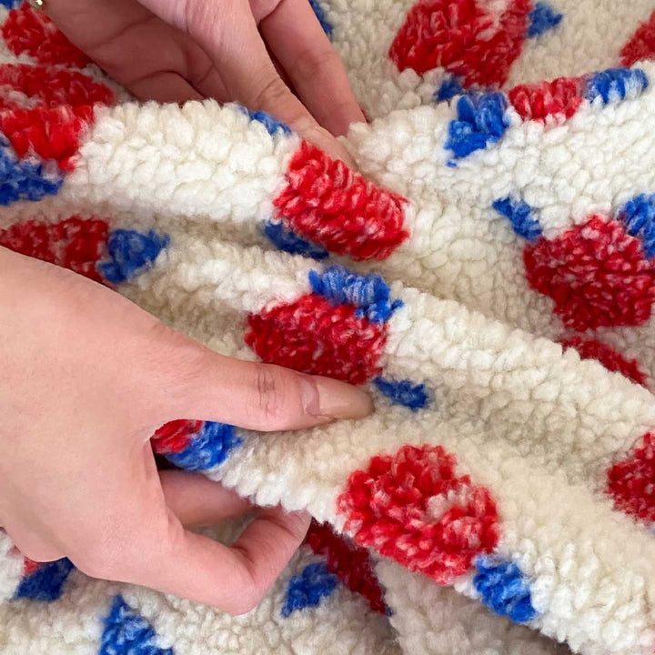 Plüsch Sherpa Wurfdecke mit retro floralem Bouclé-Textur