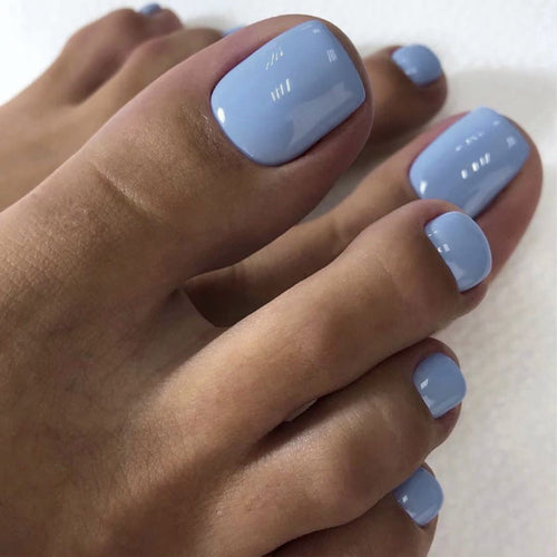 Kunstnagelset mit zartem Blau und pflegenden Zubehör Karnz