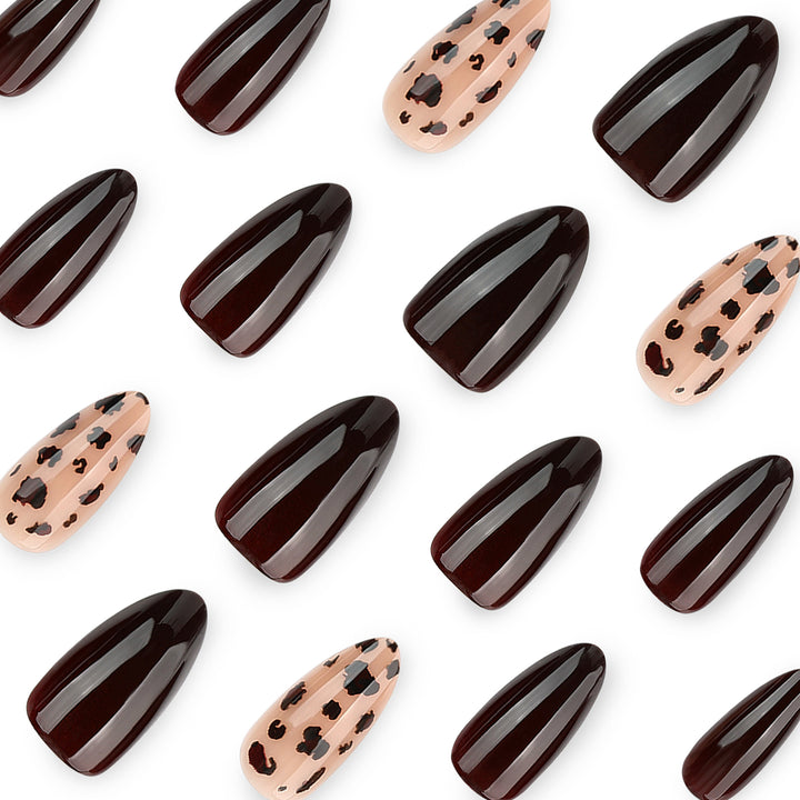 Kunstvolle Nagelverlängerungen mit elegantem Tierdesign Karnz