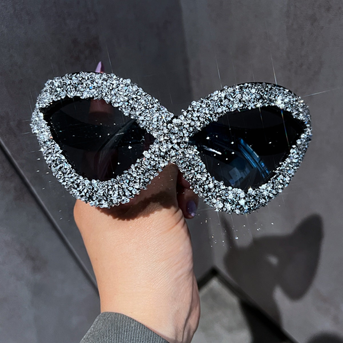 Damen extravagante Sonnenbrille mit funkelndem Kristallbesatz Karnz