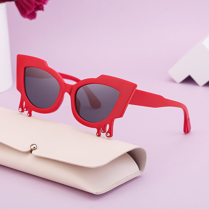 Damen Exklusive Katzenaugen-Sonnenbrille mit kunstvollen Details Karnz