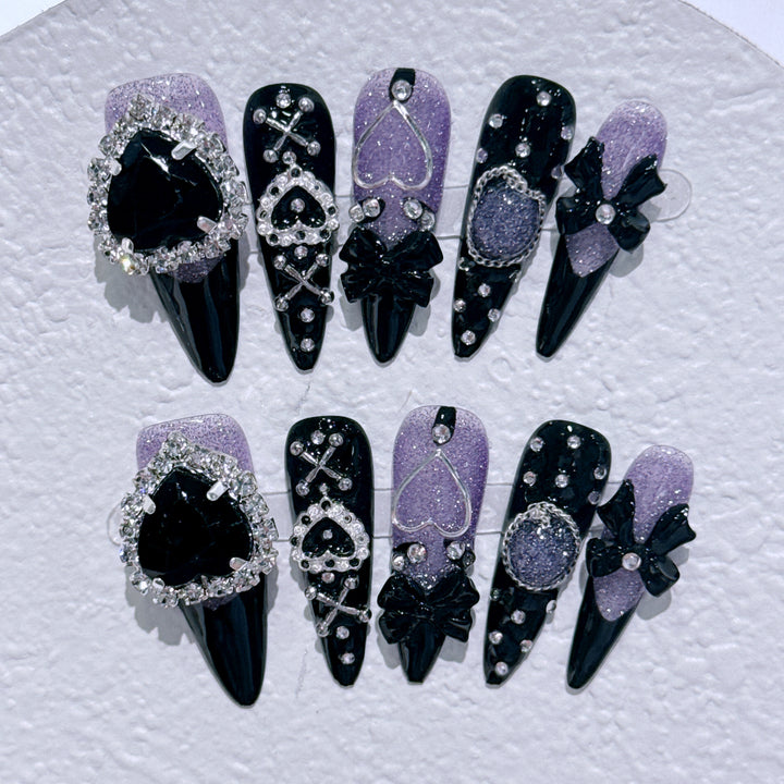 Dekoratives gotisches Press-On Nagelkunst Set