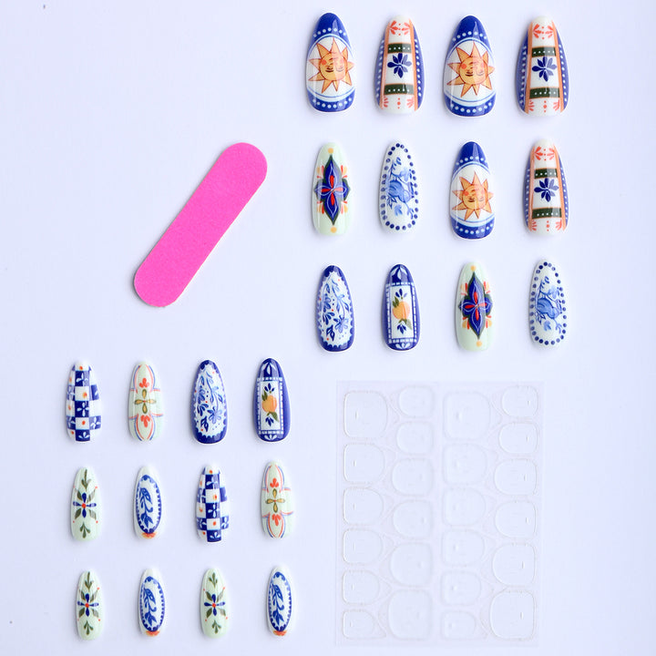 Künstliche Fingernägel mit Handgefertigtem Floralen Design Karnz