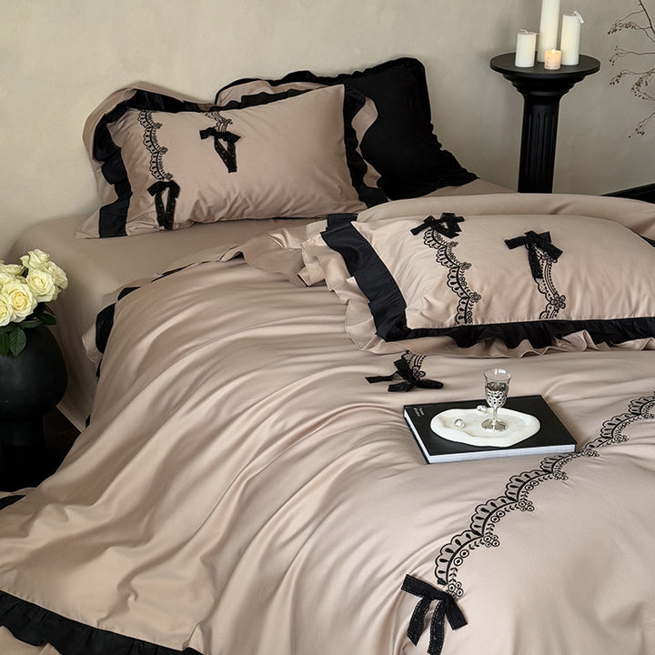 Luxuriöses Satin-Bettwäsche-Set mit Rüschen, Spitzenstickerei und Zierschleifen