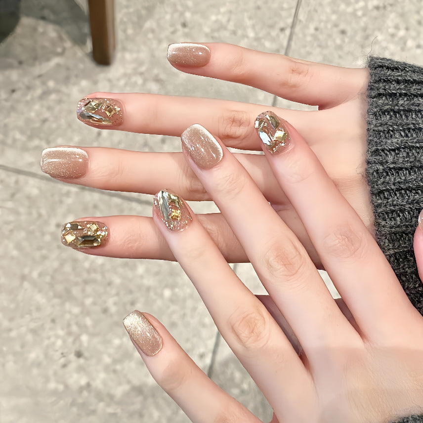 Glamouröse dekorative Nagelkunstverlängerungen Karnz