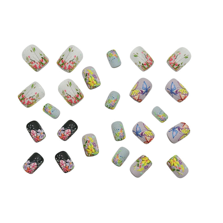 Kunstnagelset mit Floralen 3D-Motiven Karnz