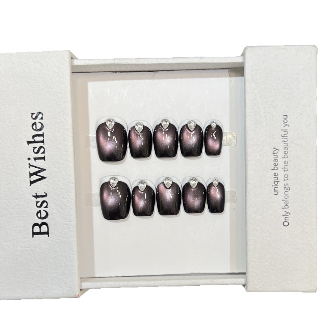 Elegante Gel Press-On Nagelset mit Strassdetails Karnz