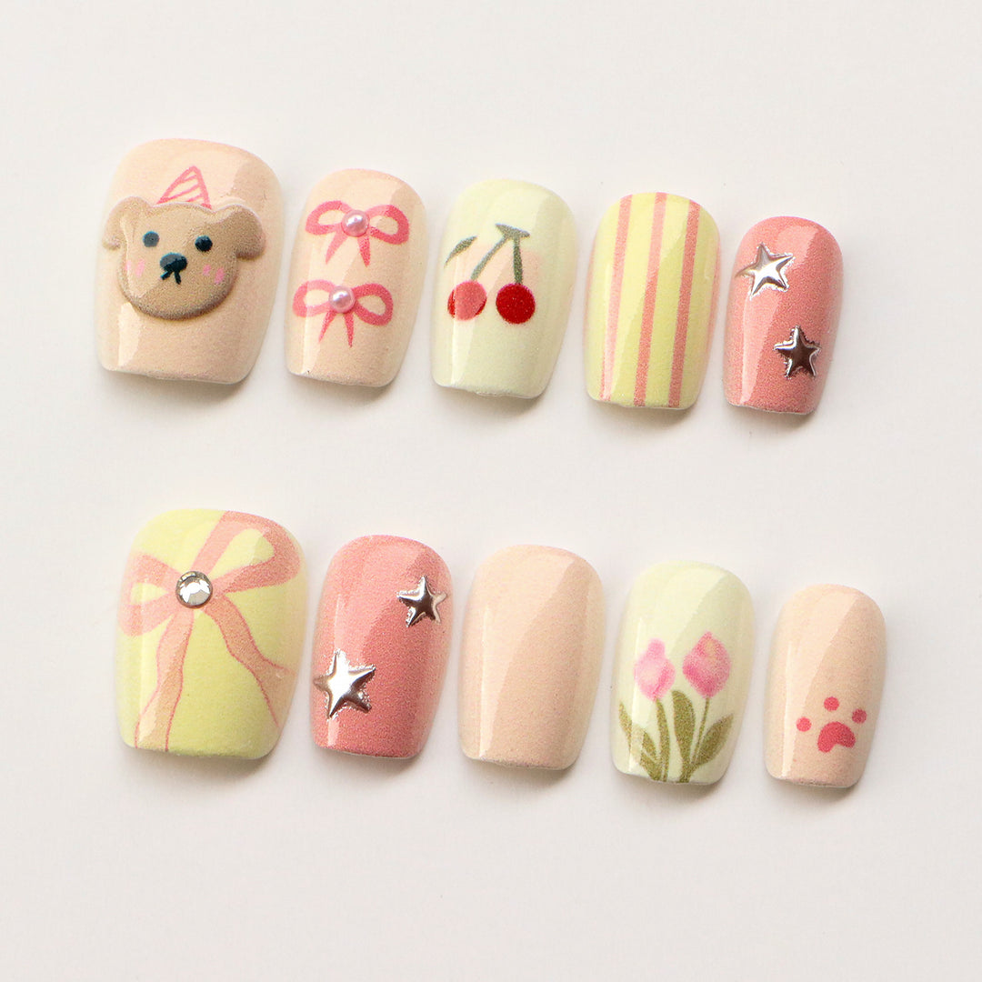 Verspielte Themen Press-On Nagelkunst