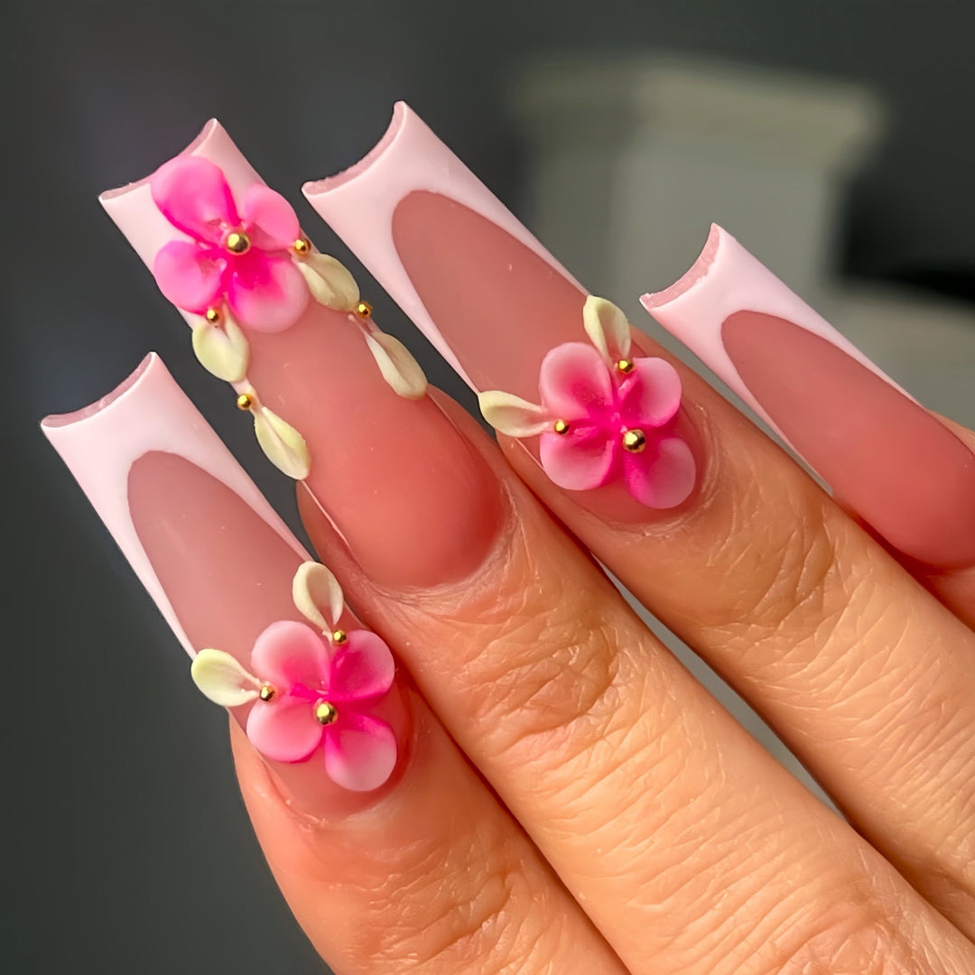 Blumenmuster Nagelspitzen Karnz
