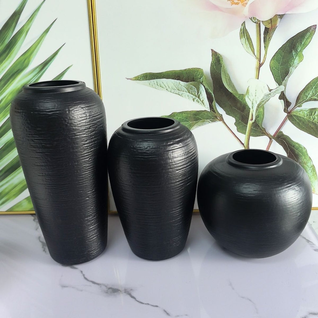 Elegante strukturierte Keramikvase Karnz