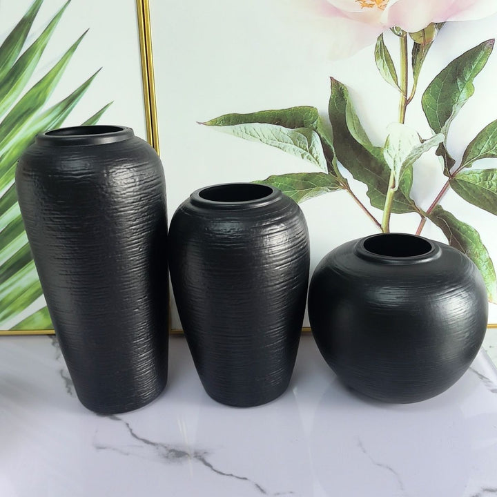 Elegante strukturierte Keramikvase Karnz