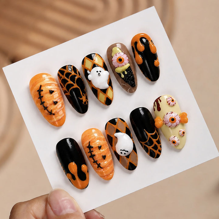 Kreatives Kunstnagelset mit einzigartigen Halloween-Motiven Karnz