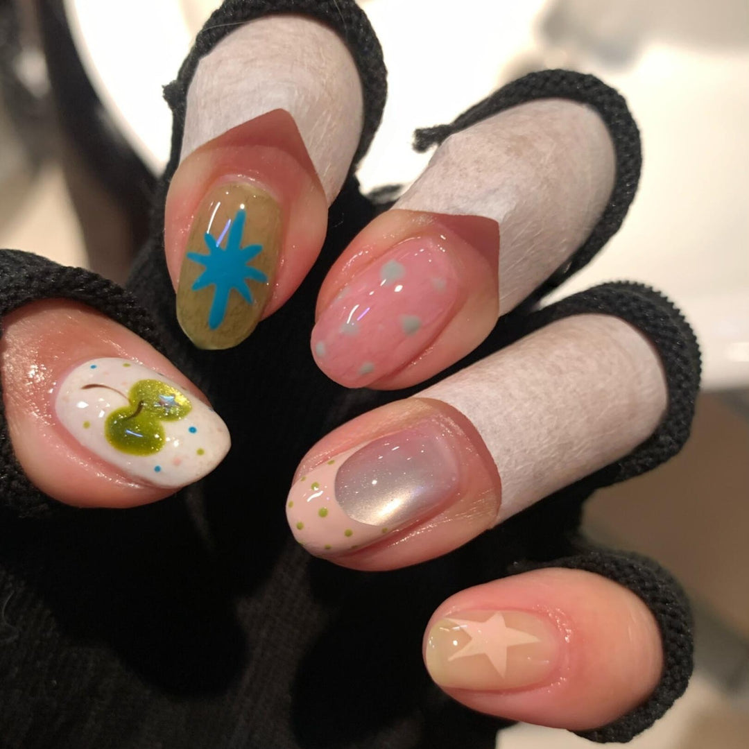 Kreative Kunstnägel mit Buntem und Verspieltem Design Karnz