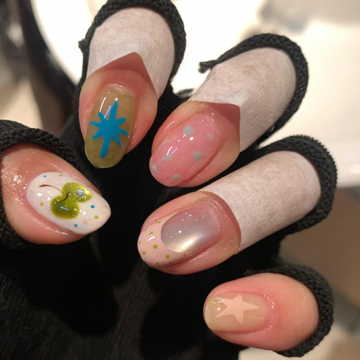 Kreative Kunstnägel mit Buntem und Verspieltem Design Karnz
