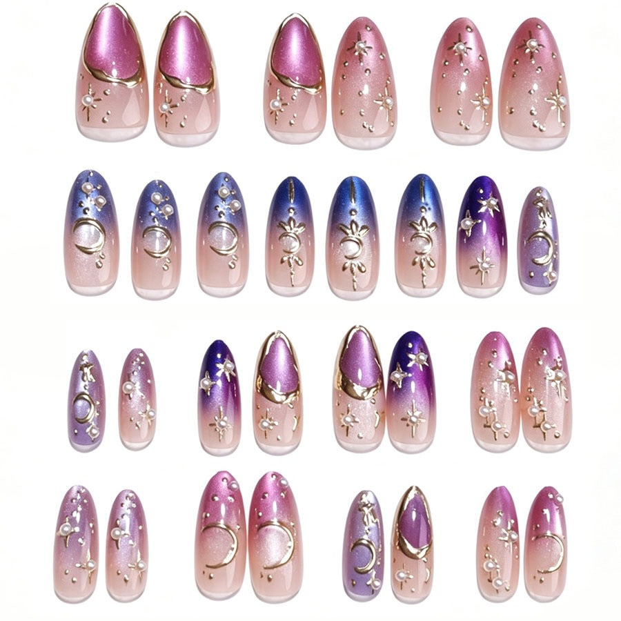 Kunstnagelset mit glamourösen Sternenmotiven Karnz