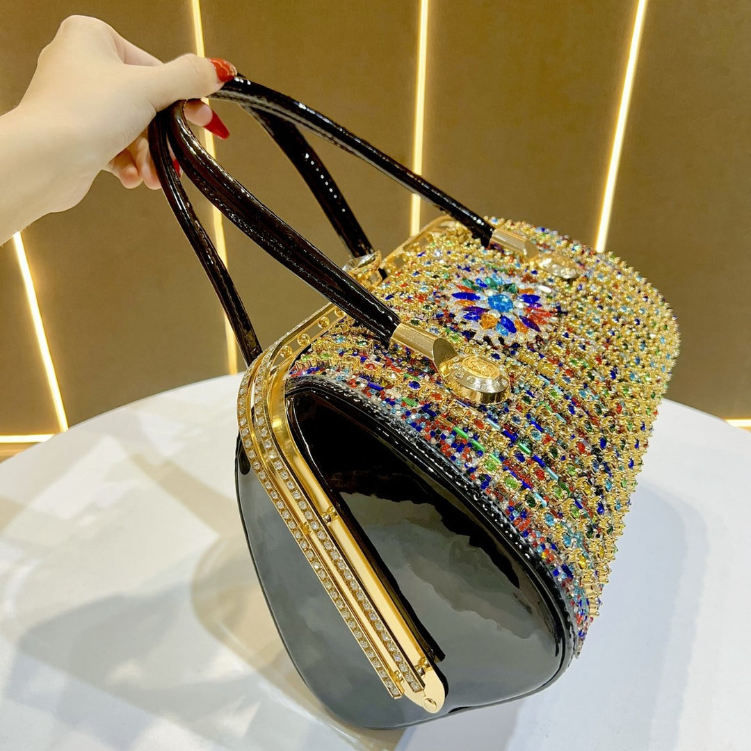 Dekorative verzierte Handtasche
