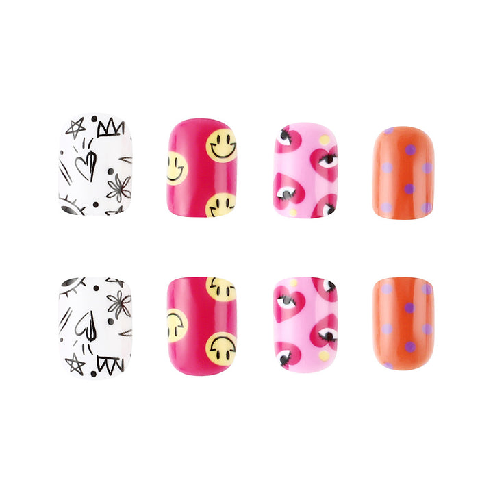 Künstlerisches Press-On Nagelkunst Set mit verspielten Designs Karnz