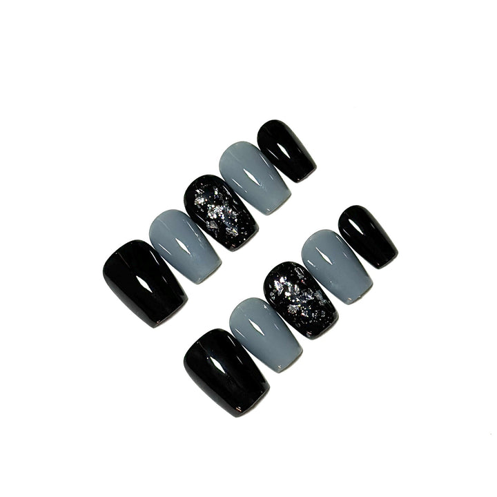 Künstlerisches Press-On-Nagelset mit glamourösen Designs